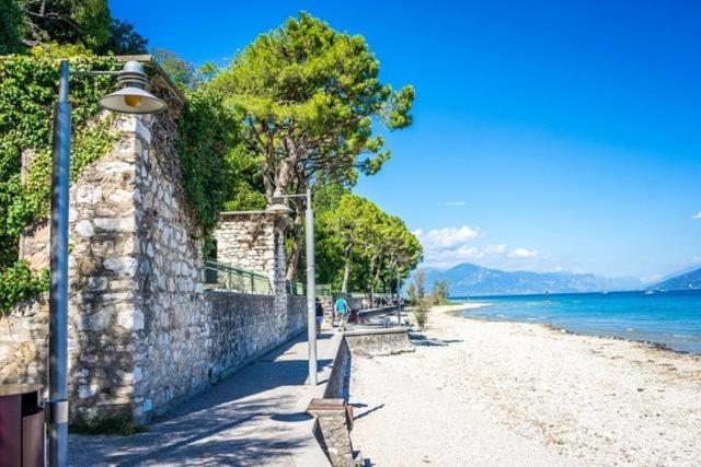Perla Top Floor Apartment Sirmione Exteriér fotografie
